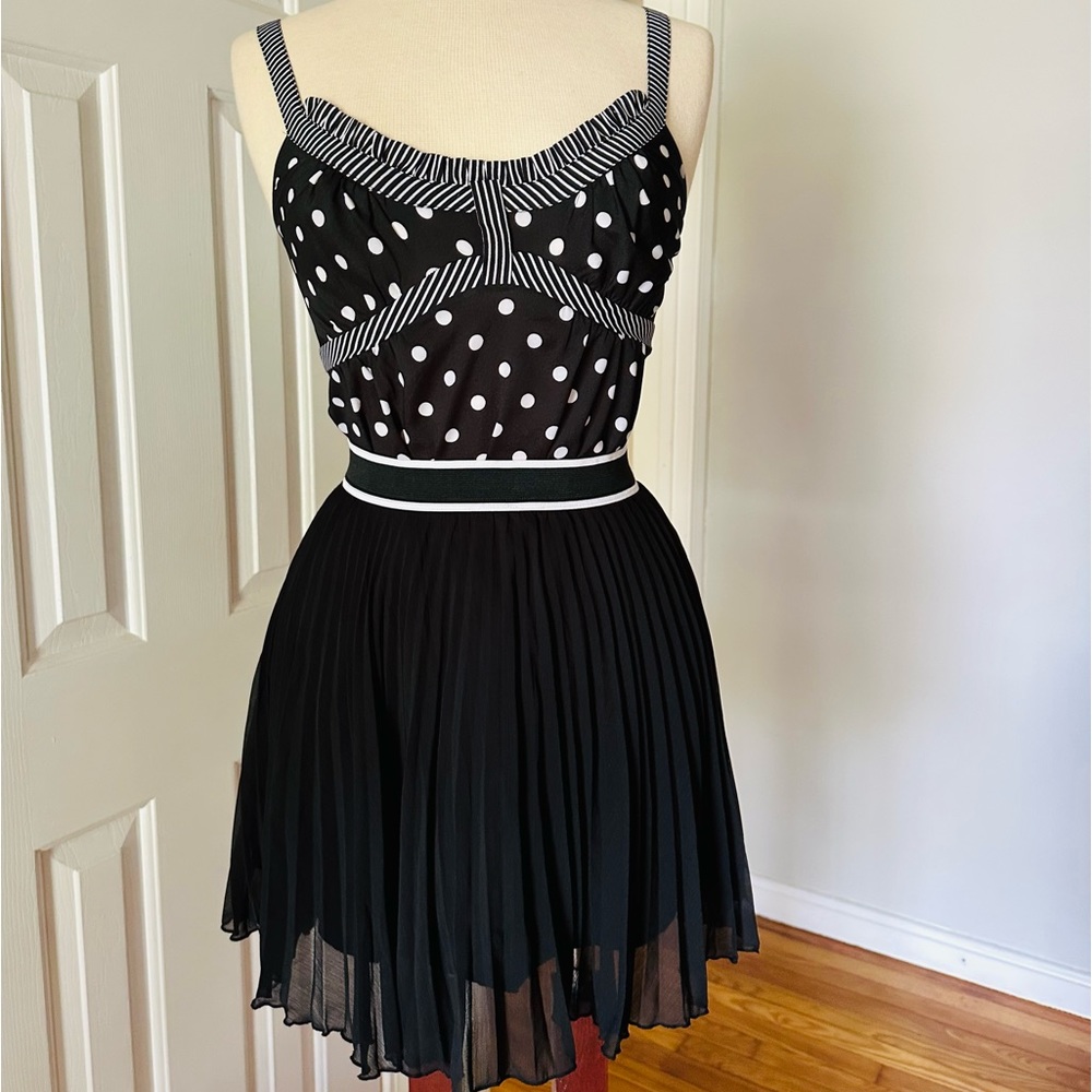 Abercrombie & Fitch Pleated Black Skater Skirt